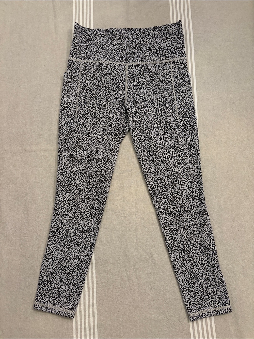 Athleta Salutation Stash II Textured Leggings
